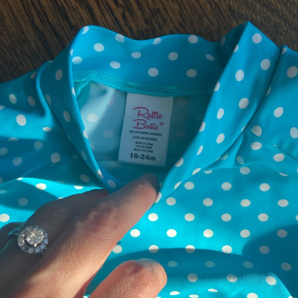 Ruffle butts 2 piece Rash guard polka dots - Picture 7 of 12